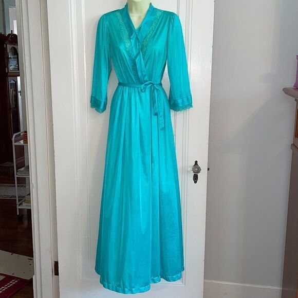 Vtg 60s/70s Gilead turquoise green nylon full length robe with lace details - Picture 1 of 9